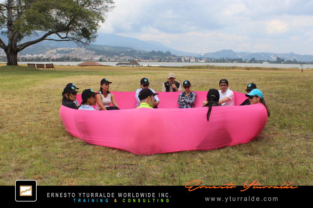 Team Building LATAM Talleres de Cuerdas Bajas | Team Building Empresarial para el desarrollo de equipos de trabajo